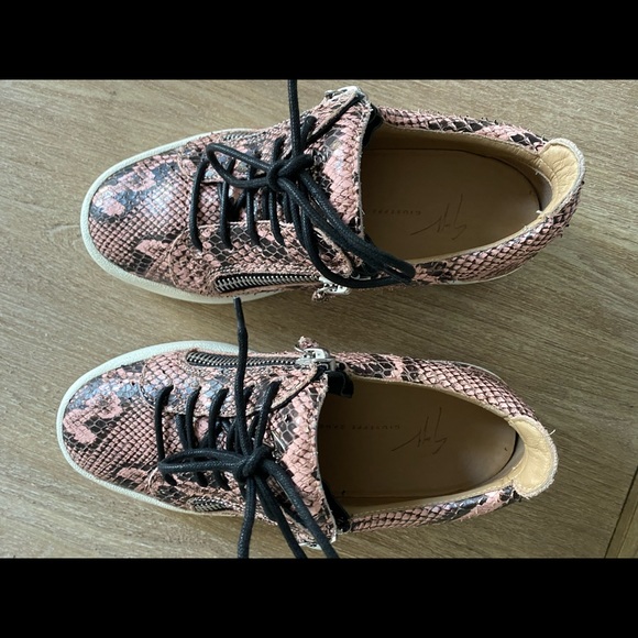 Giuseppe Zanotti Python Print Double Zip Sneakers in Rose Size 7 - Picture 5 of 5